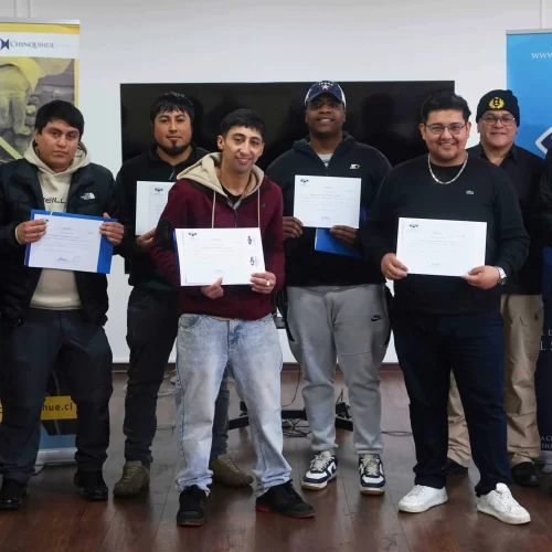 Cinco trabajadores finalizaron el curso “Operaciones básicas de carga, descarga y protocolos de seguridad en recintos portuarios”
